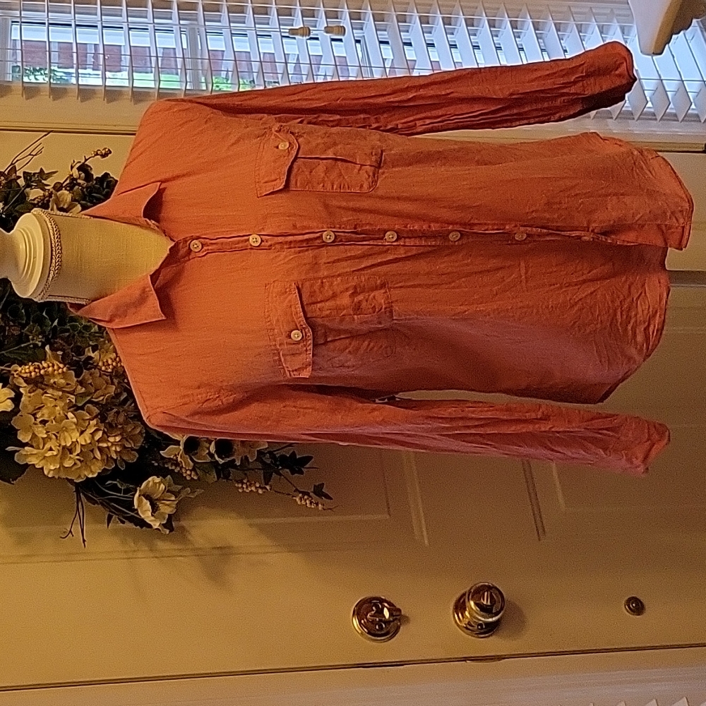 J. Crew The Perfect Shirt salmon 100% cotton long sleeve button front Med EUC …